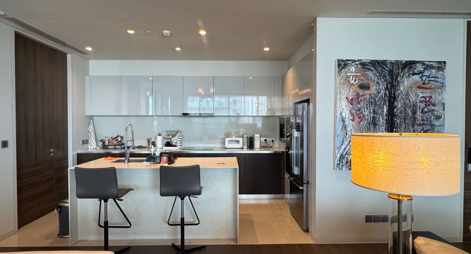For rent 4 bedrooms condo in Watthana, Bangkok