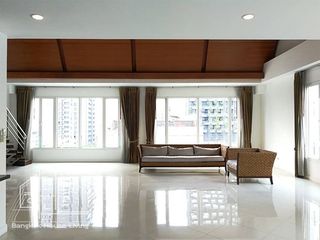 À louer 4 chambres condo à Watthana, Bangkok