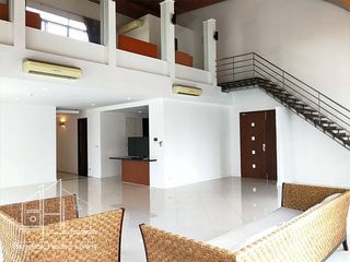 À louer 4 chambres condo à Watthana, Bangkok