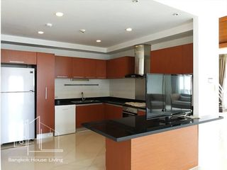 À louer 4 chambres condo à Watthana, Bangkok