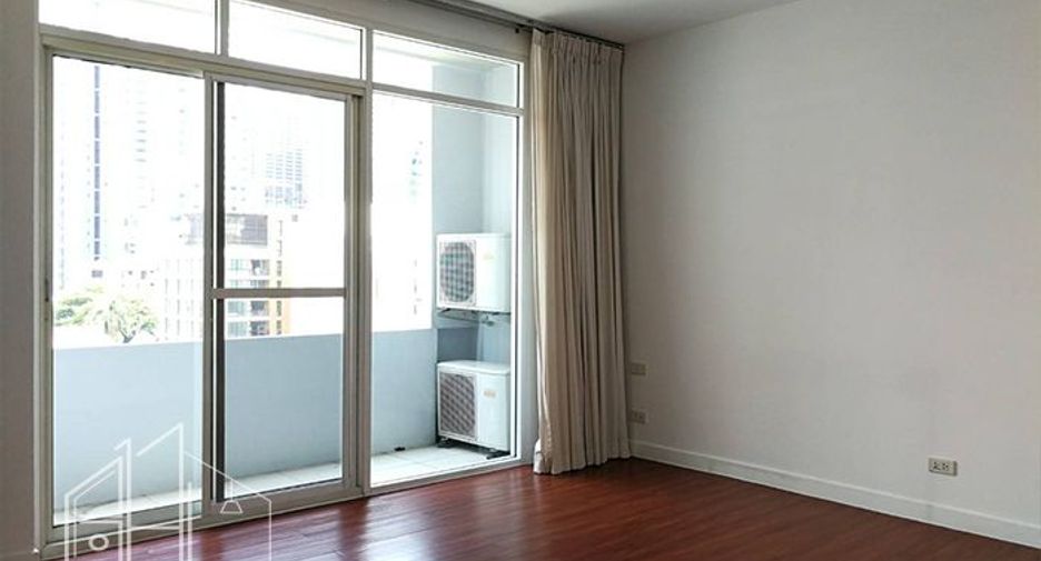 For rent 4 bedrooms condo in Watthana, Bangkok