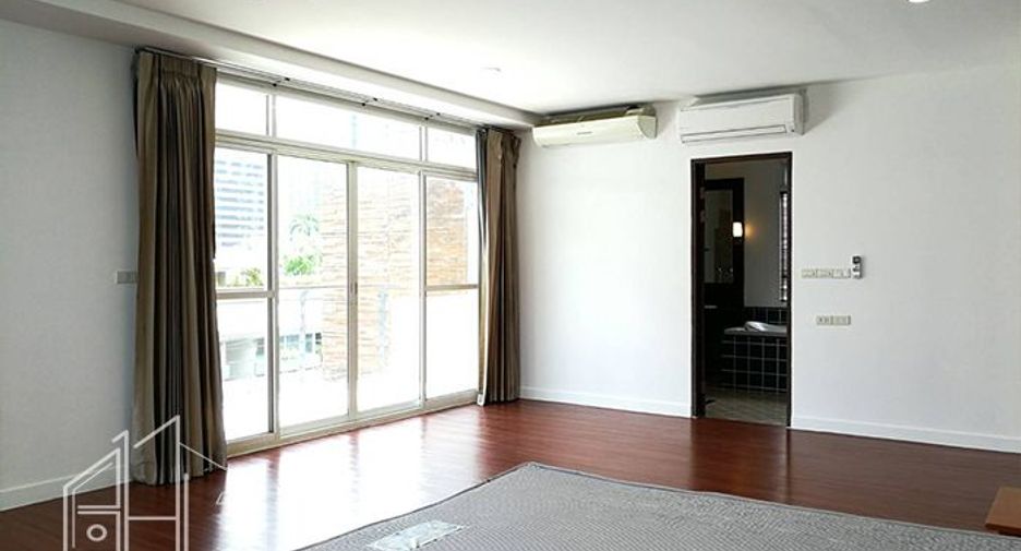 For rent 4 bedrooms condo in Watthana, Bangkok