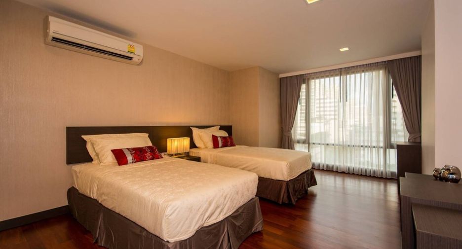 For rent 3 bedrooms condo in Watthana, Bangkok