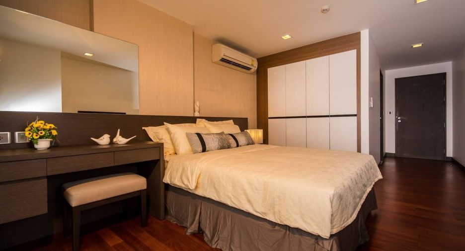 For rent 3 bedrooms condo in Watthana, Bangkok