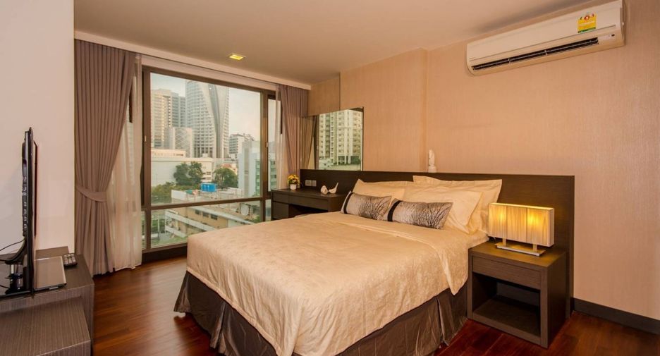 For rent 3 bedrooms condo in Watthana, Bangkok