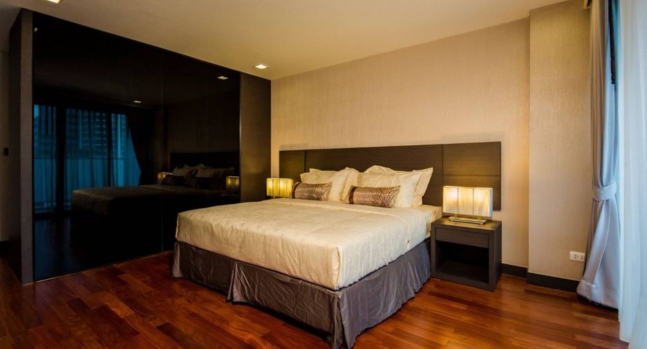 For rent 3 bedrooms condo in Watthana, Bangkok