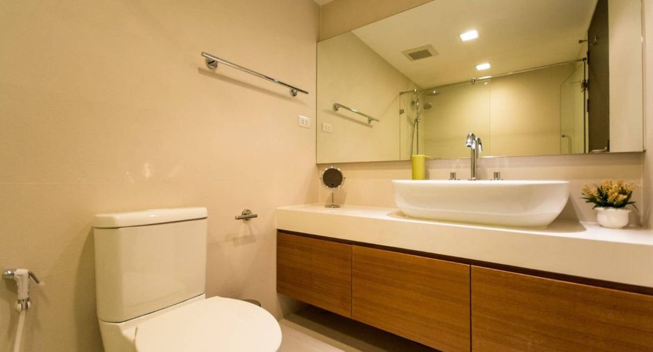 For rent 3 bedrooms condo in Watthana, Bangkok
