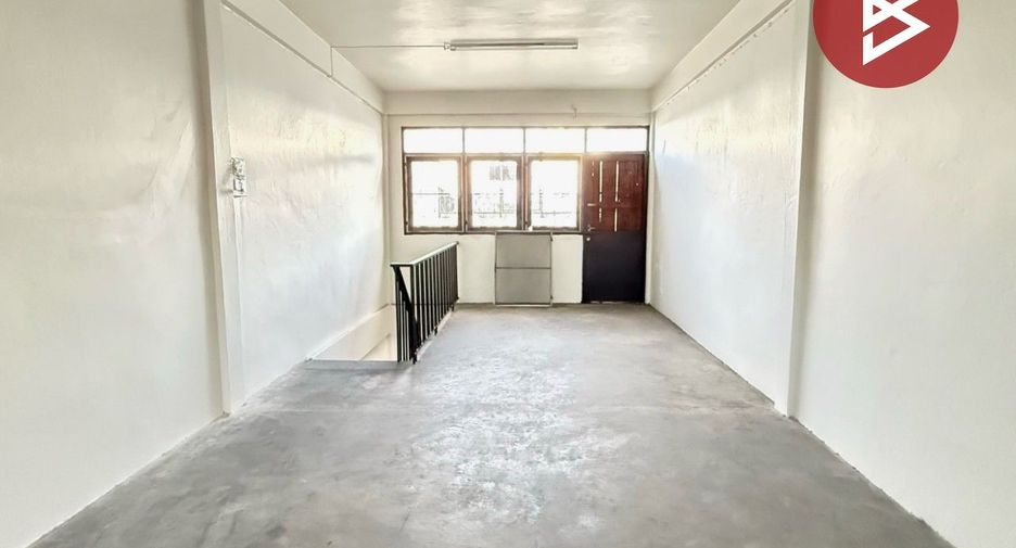 Gewerbefläche zum Kauf mit 5 Zimmer in Wang Thonglang, Bangkok