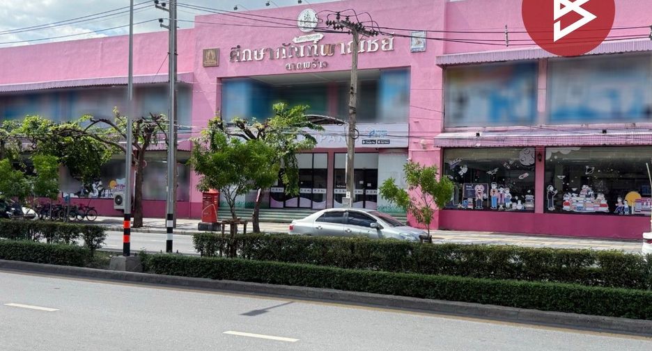 Gewerbefläche zum Kauf mit 5 Zimmer in Wang Thonglang, Bangkok