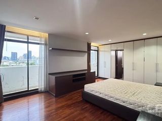 For sale 2 bedrooms condo in Phra Khanong, Bangkok