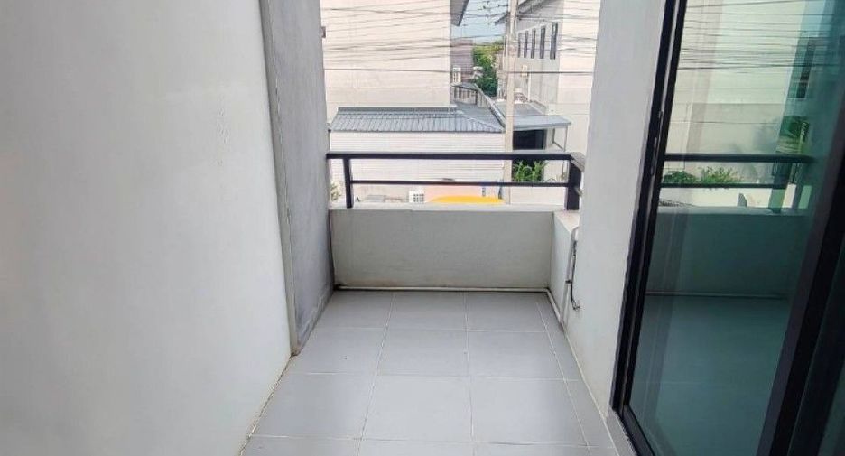 For sale 3 bedrooms townhouse in Thanyaburi, Pathum Thani