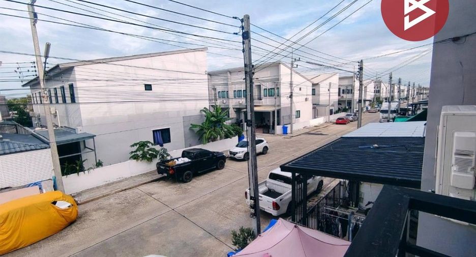 For sale 3 bedrooms townhouse in Thanyaburi, Pathum Thani