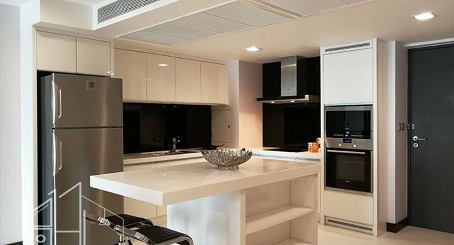 For rent 2 bedrooms condo in Watthana, Bangkok