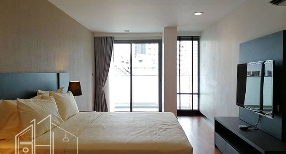 For rent 2 bedrooms condo in Watthana, Bangkok
