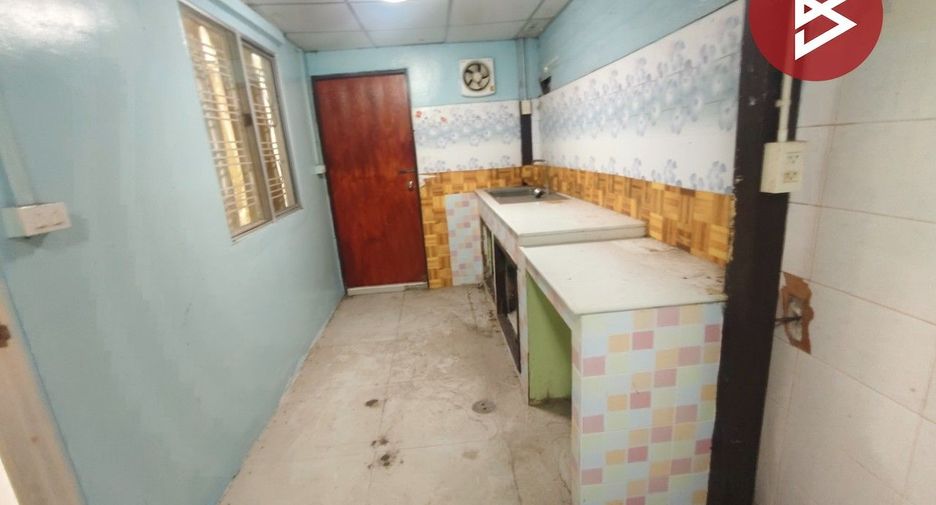 À vendre 3 chambres maison de ville à Mueang Chachoengsao, Chachoengsao