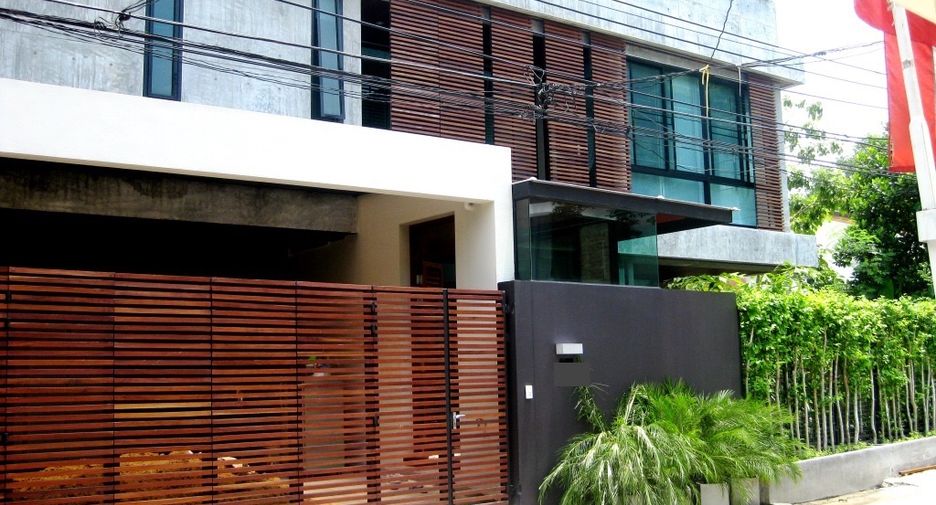 Villa zur Miete mit 3 Zimmer in Khlong Toei, Bangkok