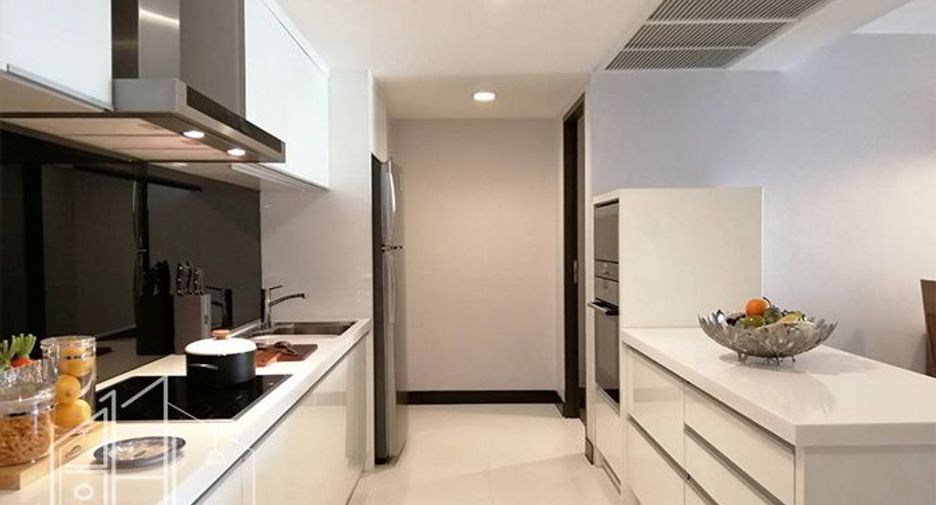 For rent 2 bedrooms apartment in Watthana, Bangkok