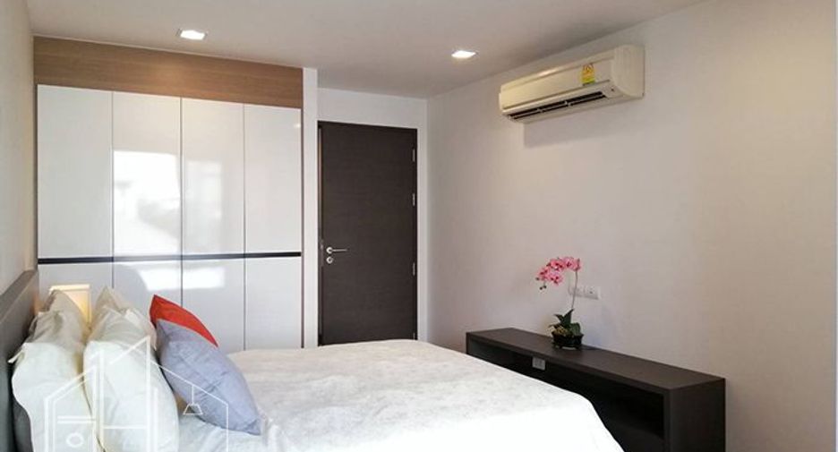 For rent 2 bedrooms apartment in Watthana, Bangkok