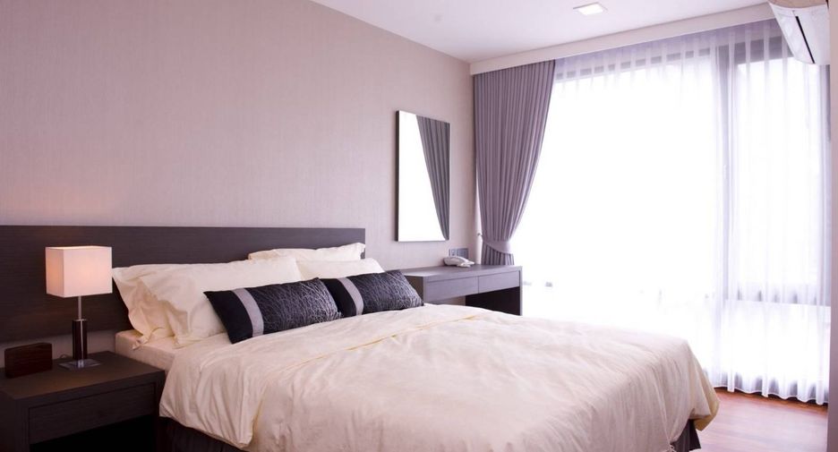 For rent 2 bedrooms apartment in Watthana, Bangkok