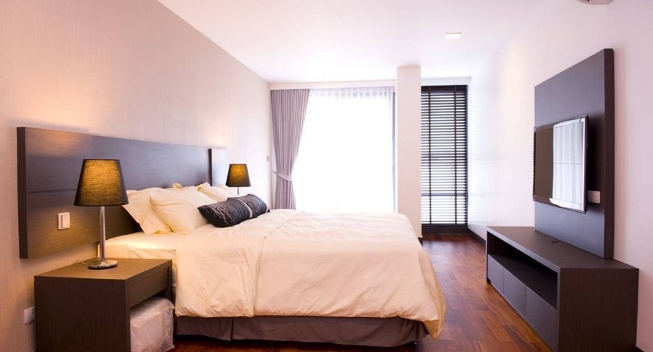 For rent 2 bedrooms apartment in Watthana, Bangkok