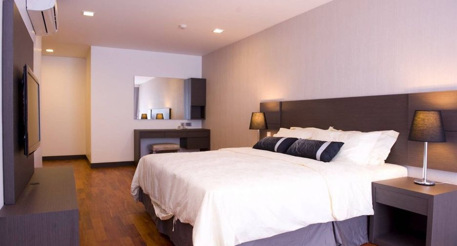 For rent 2 bedrooms apartment in Watthana, Bangkok