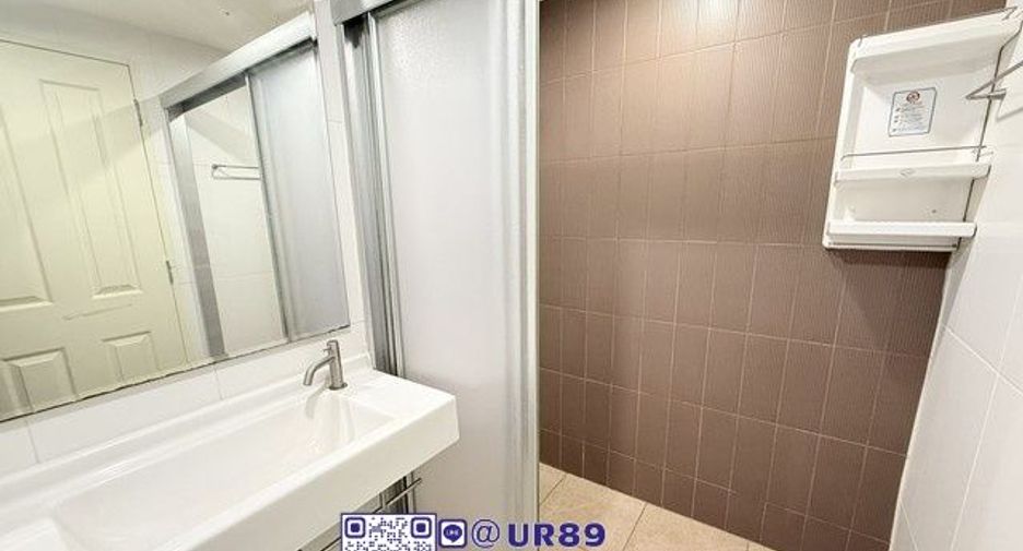 For rent 1 bed condo in Watthana, Bangkok