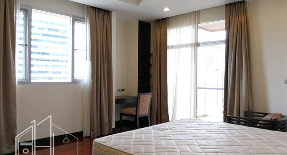 For rent 3 bedrooms condo in Watthana, Bangkok