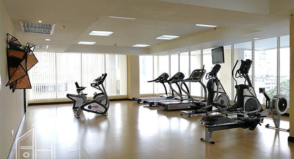 For rent 3 bedrooms condo in Watthana, Bangkok