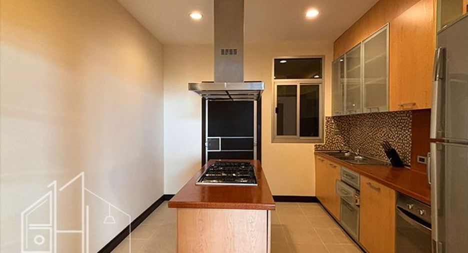 For rent 3 bedrooms condo in Watthana, Bangkok