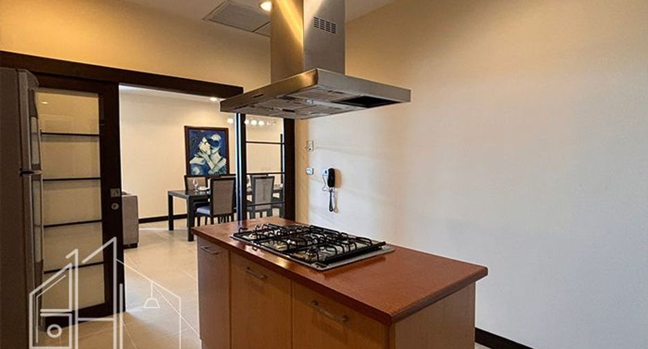 For rent 3 bedrooms condo in Watthana, Bangkok