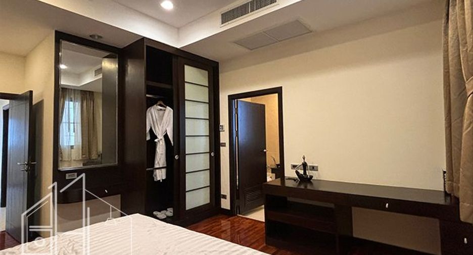 For rent 3 bedrooms condo in Watthana, Bangkok