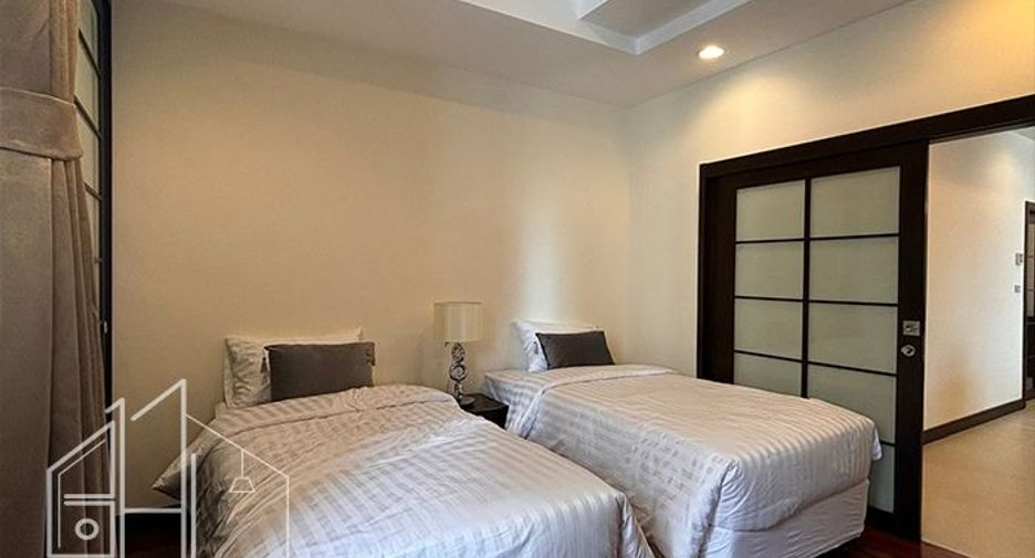 For rent 3 bedrooms condo in Watthana, Bangkok