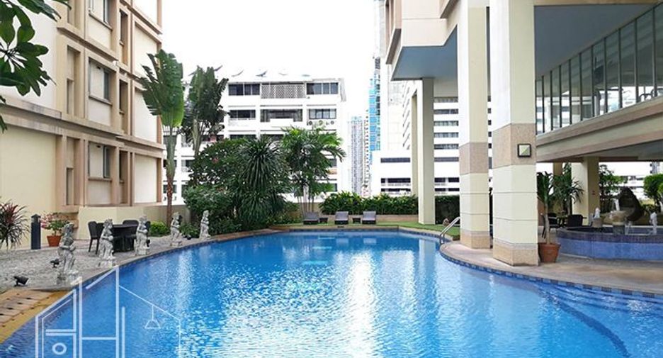 For rent 3 bedrooms condo in Watthana, Bangkok