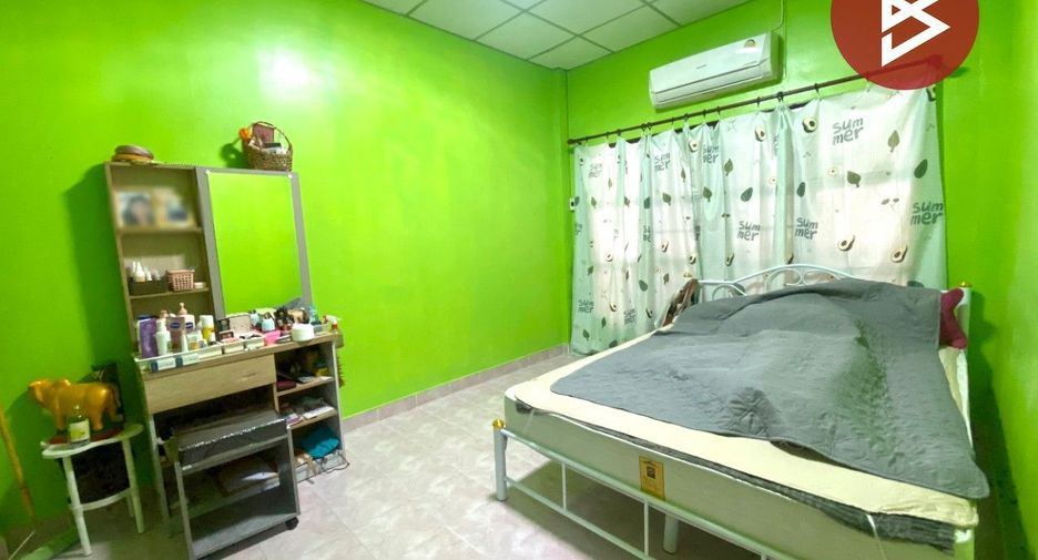 Casa adosada en venta de 3 habitaciones en Phan Thong, Chonburi