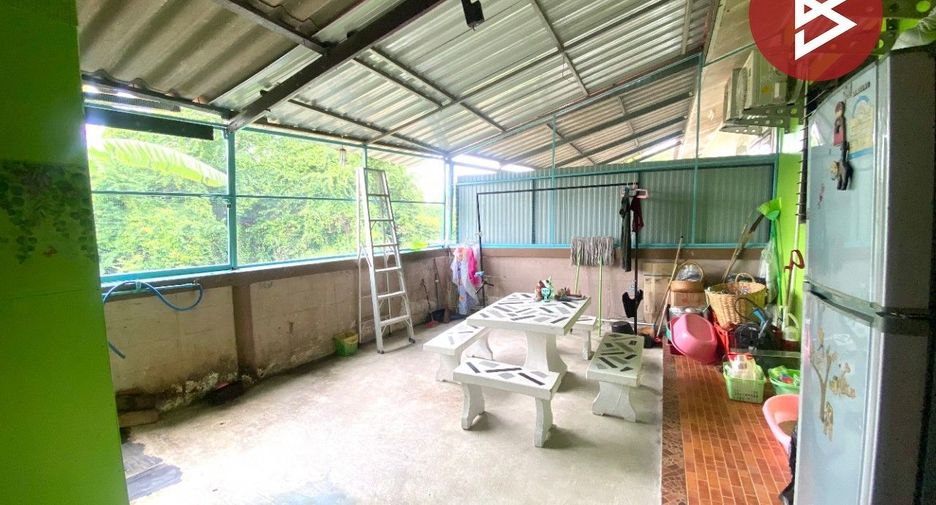 Casa adosada en venta de 3 habitaciones en Phan Thong, Chonburi
