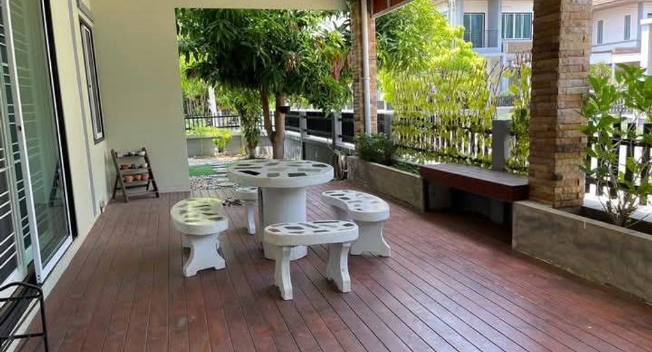 For sale 3 bedrooms house in Mueang Chon Buri, Chonburi