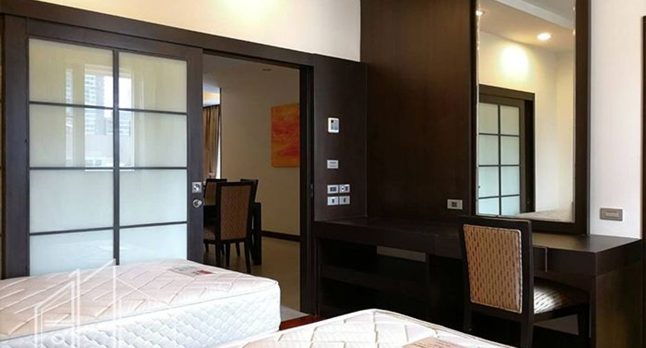 For rent 3 bedrooms apartment in Watthana, Bangkok