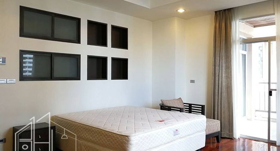 For rent 3 bedrooms apartment in Watthana, Bangkok
