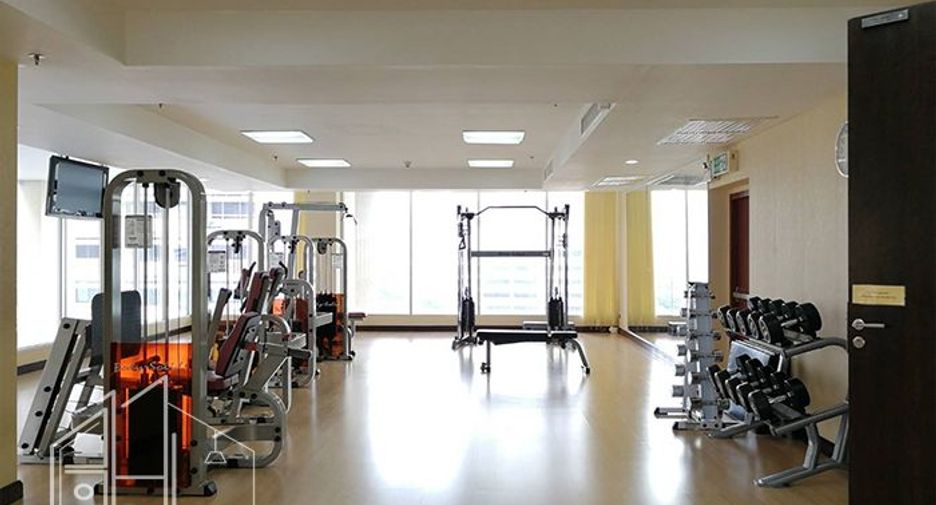 For rent 3 bedrooms apartment in Watthana, Bangkok