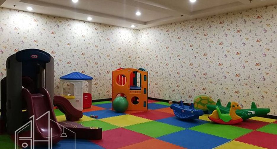 For rent 3 bedrooms apartment in Watthana, Bangkok