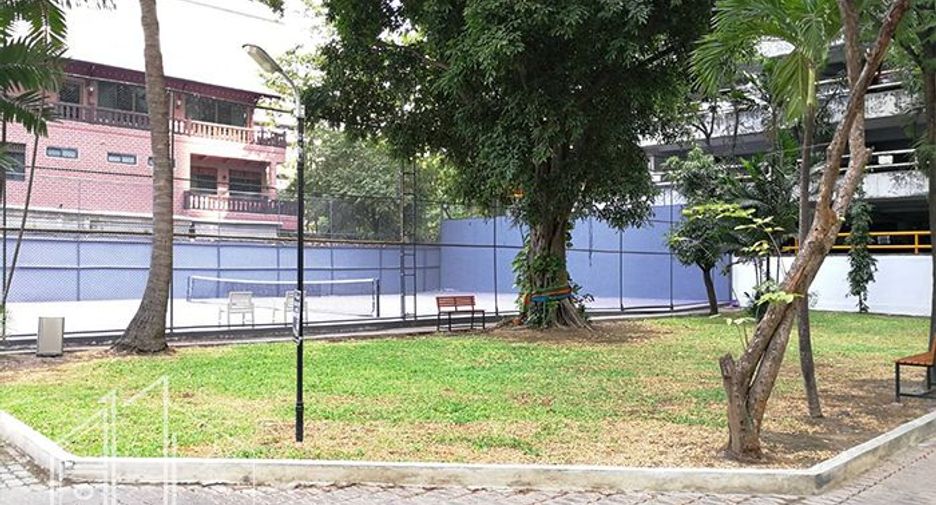 For rent 3 bedrooms apartment in Watthana, Bangkok