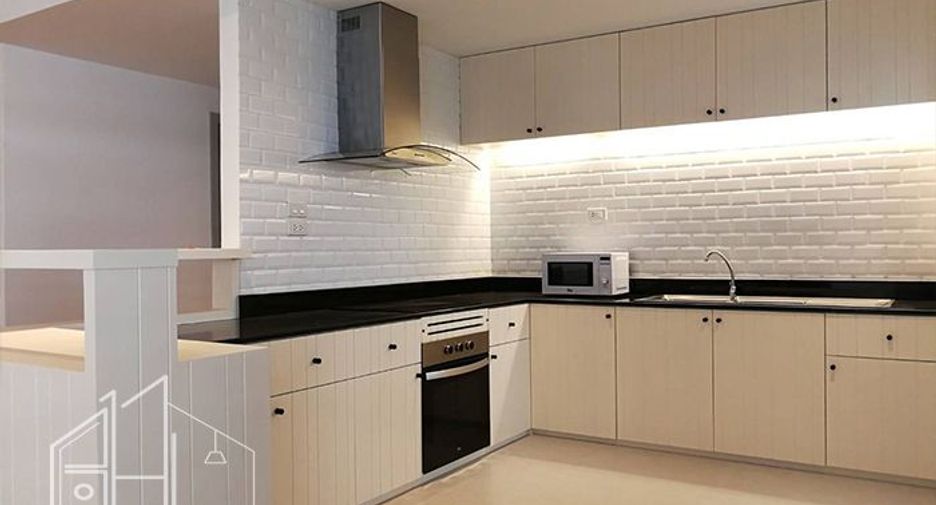 For rent 3 bedrooms apartment in Watthana, Bangkok