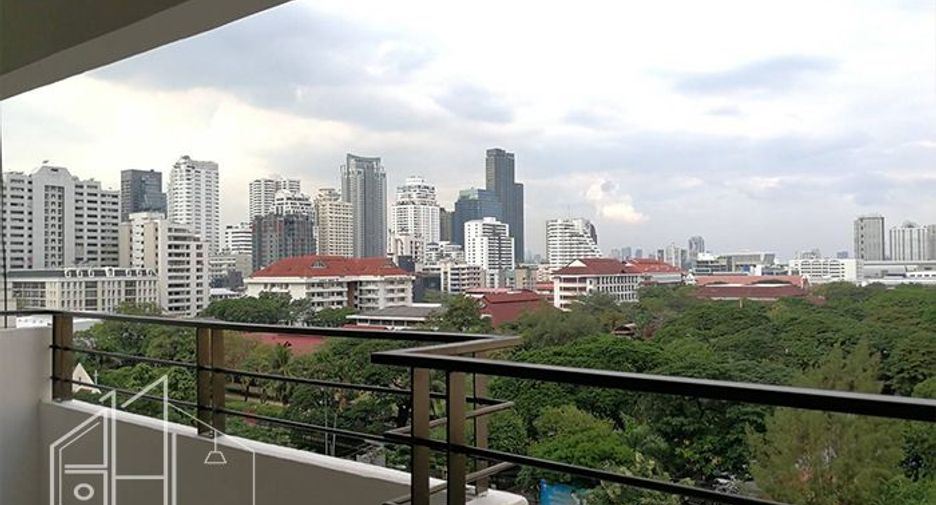 For rent 3 bedrooms apartment in Watthana, Bangkok