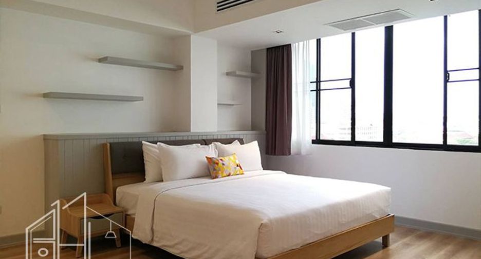 For rent 3 bedrooms apartment in Watthana, Bangkok