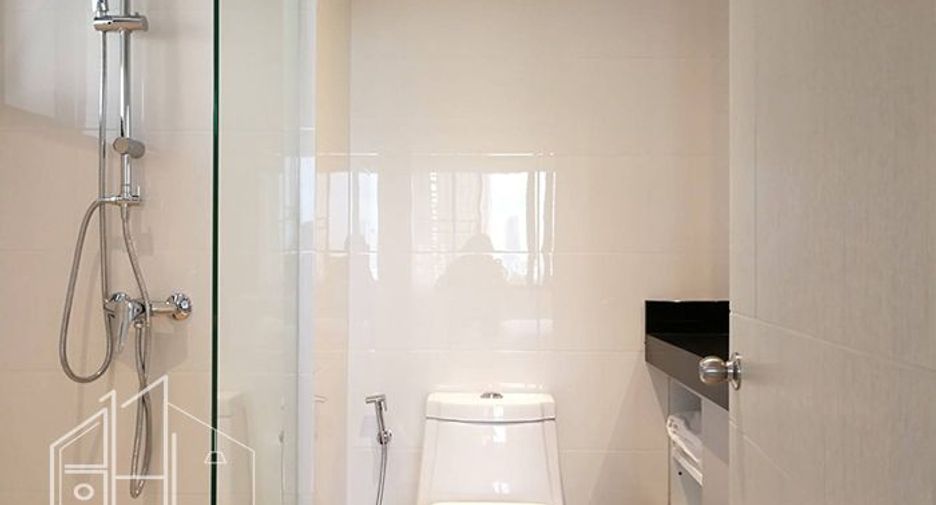 For rent 3 bedrooms apartment in Watthana, Bangkok