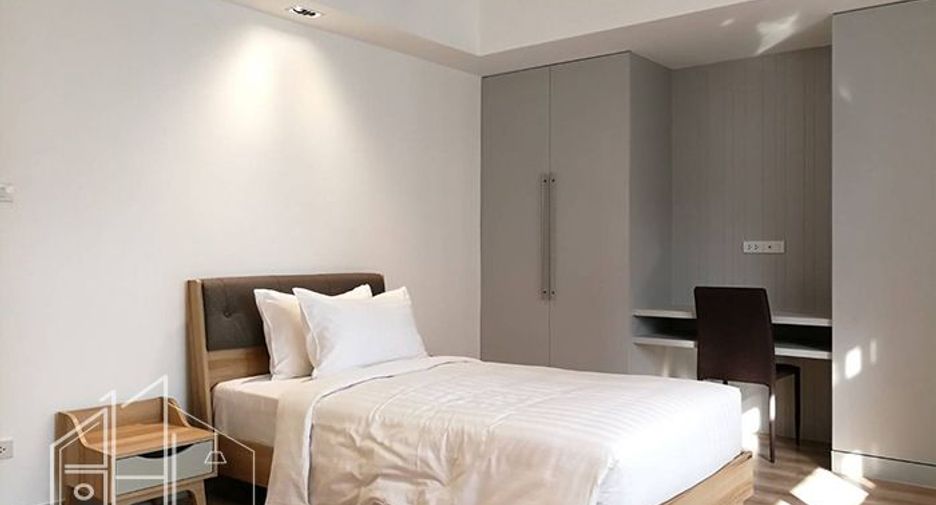 For rent 3 bedrooms apartment in Watthana, Bangkok