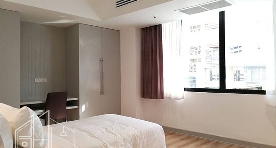 For rent 3 bedrooms apartment in Watthana, Bangkok