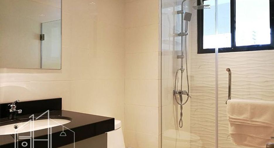 For rent 3 bedrooms apartment in Watthana, Bangkok
