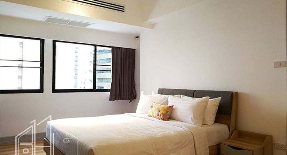 For rent 3 bedrooms apartment in Watthana, Bangkok