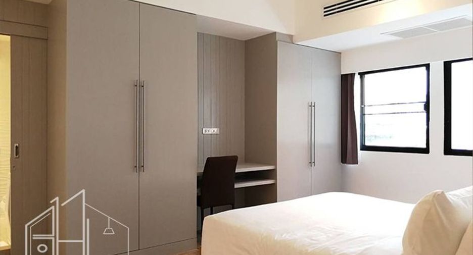 For rent 3 bedrooms apartment in Watthana, Bangkok